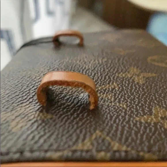 Louis Vuitton Florentine Waist Bag - Picture 7 of 16